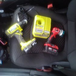 18V RYOBI DRILL w/Charger & M18 MILWAUKEE RED LITHIUM 18V XC 3.0 BATTERY w/ Flaslight