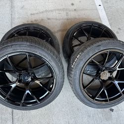 Dodge Charger staggered wheels 20 inch rims