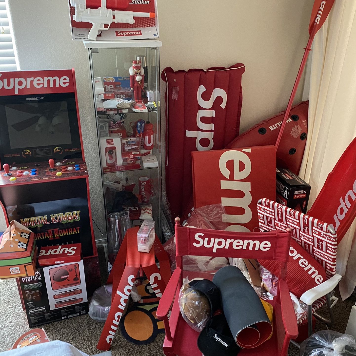 Supreme, Accessories