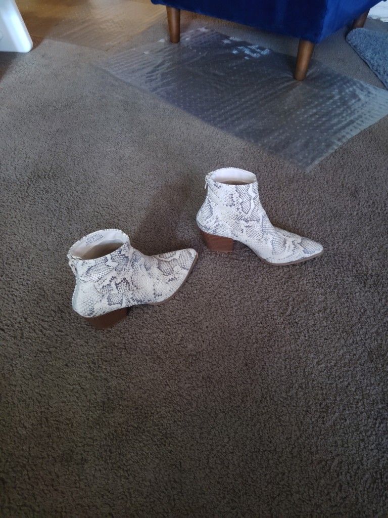 Low Bootie Snakeskin Stilo Boots
