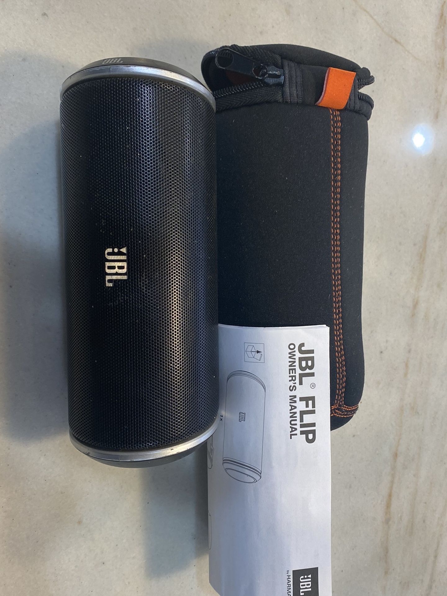 JBL BLUETOOTH SPEAKER WITH CASE AND CHARGER &MANUALL