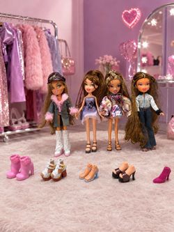 Bratz Dolls Set of 4 with Accessories
