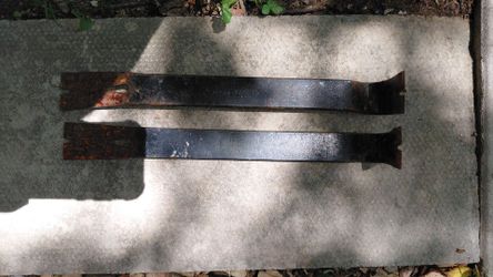 Pry bar/ nail puller