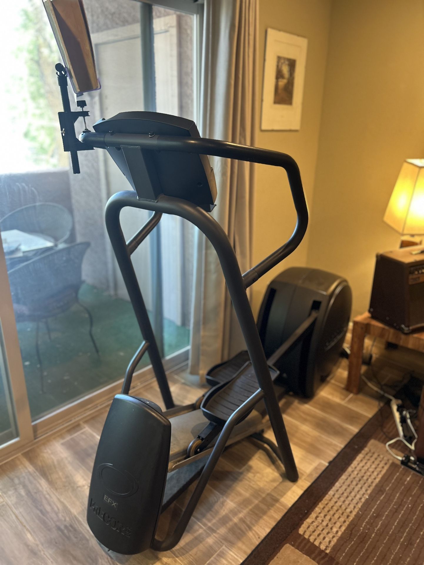PRECOR EFX Elliptical Machine