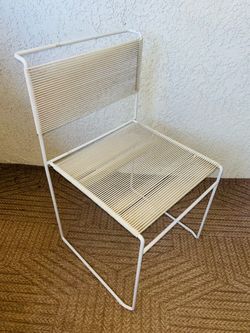 Mid century modern Fly line spaghetti chair  Italy