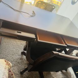 Office Desk And Chair 