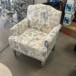 Mooresville 30” Traditional Arm Chair