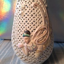  VERY UNIQUE LOOKING VINTAGE  ASIAN VASE  WITH LOTS OF GOLD TRIM SUPER NICE 