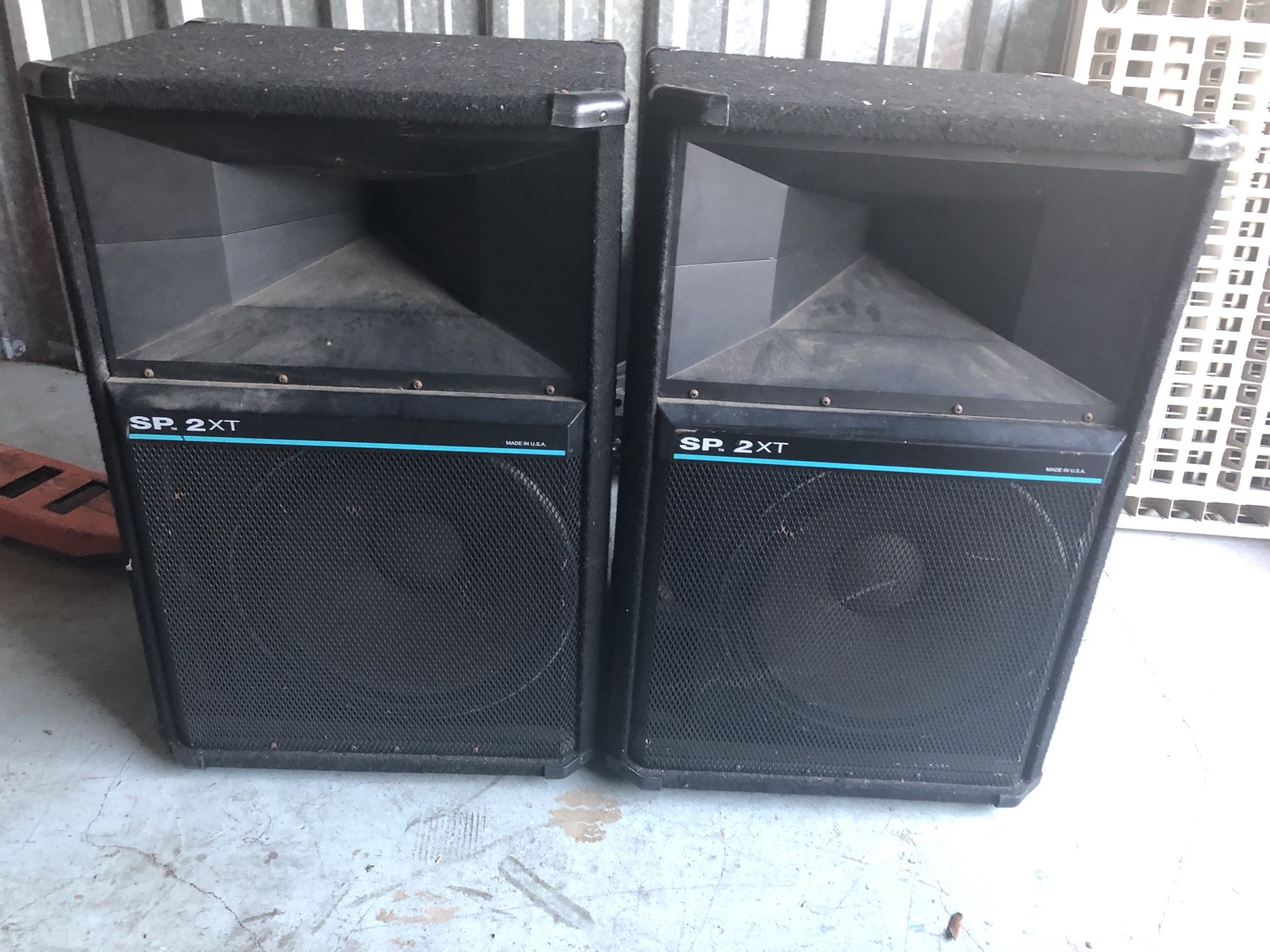 Peavey SP 2XT Commercial Grade 15” Horn DJ Speakers
