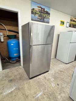 Whirlpool refrigerator top freezer 👌👌