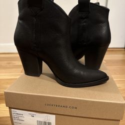 Black Leather Ankle Boots Size 7 (wm)