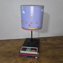 Nintendo Super Mario Bros. LED Lamp w/ NES Controller Switch Base USB