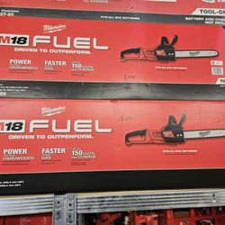 Milwaukee
M18 FUEL 16 in. 18V Lithium-Ion Brushless Battery Chainsaw (Tool-Only)