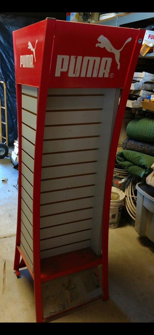 PUMA SHOE DISPLAY RACK