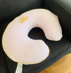 Boppy Pillow - Feeding And support infant Pillow