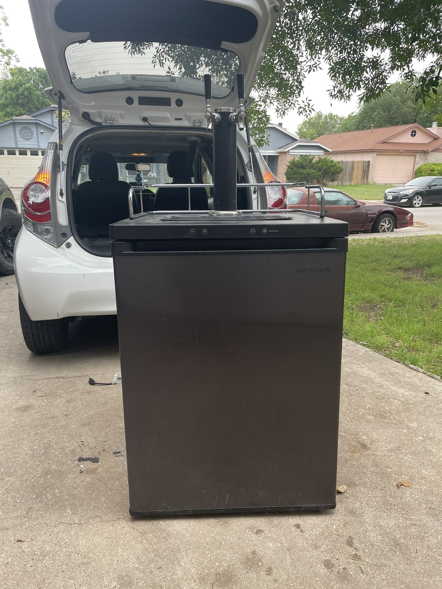 Insignia Beer Kegerator for Sale in San Antonio, TX OfferUp