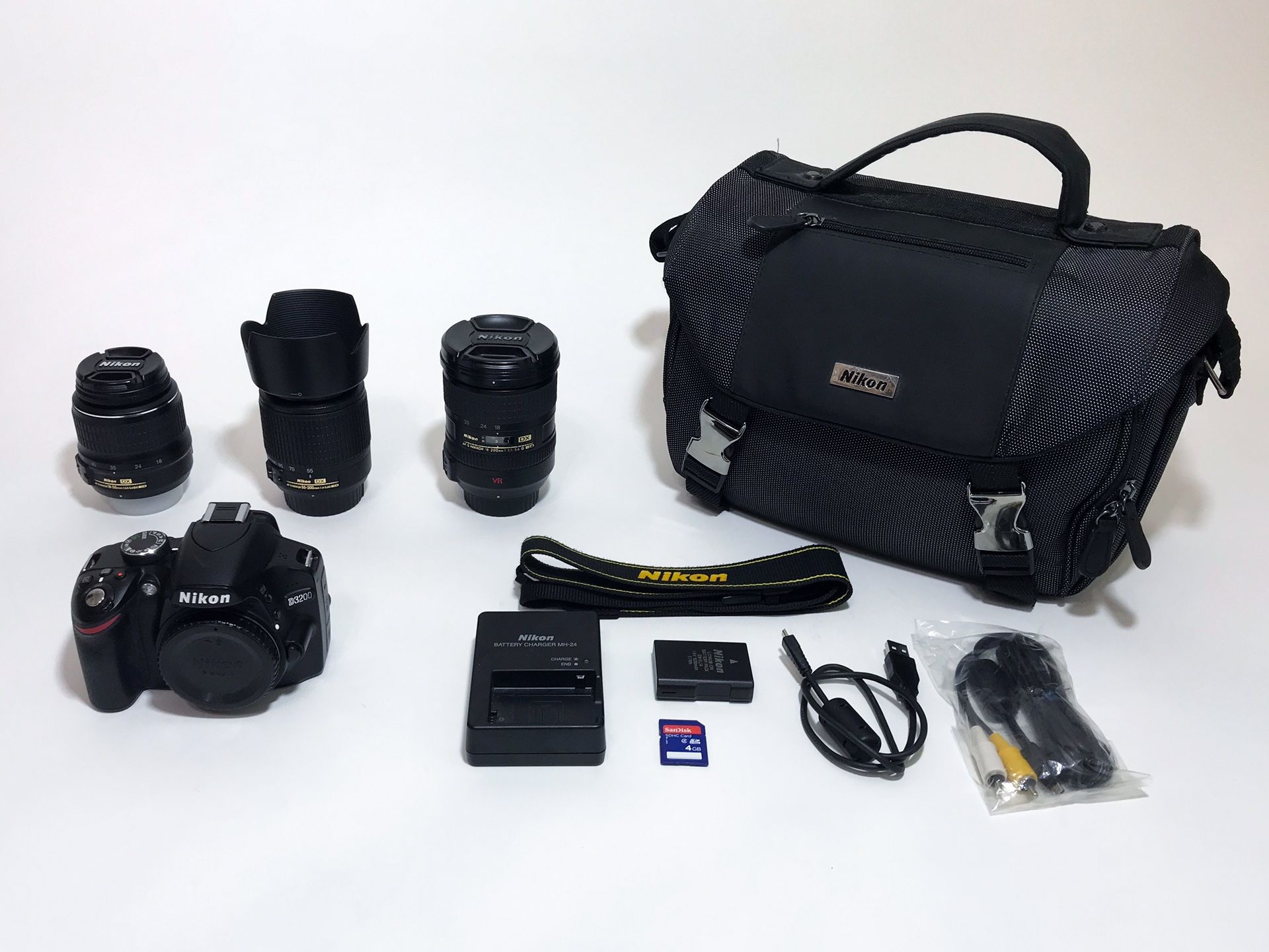 Nikon D3200 & THREE lenses