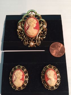 Cameo Brooch & earring s set new