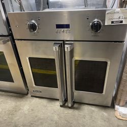 VIKING 30 INCH WIDE FRENCH DOOR OVEN 