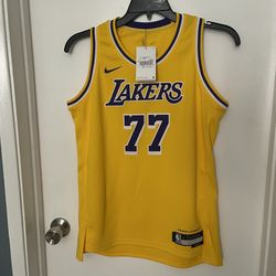 Nike Youth LA Lakers Luka Doncic Swingman Icon Jersey size: S, L,XL