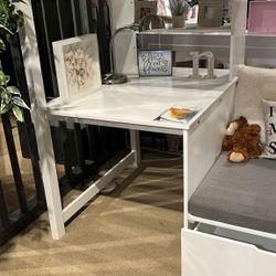 👑CallistusWhite Bunk Bed
Furniture of America