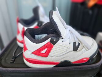 Jordan 4 retro black, red and white size 10c