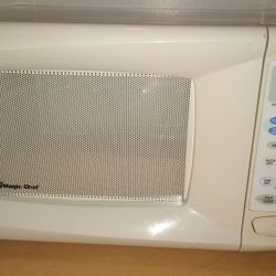 Magic chef 900W microwave