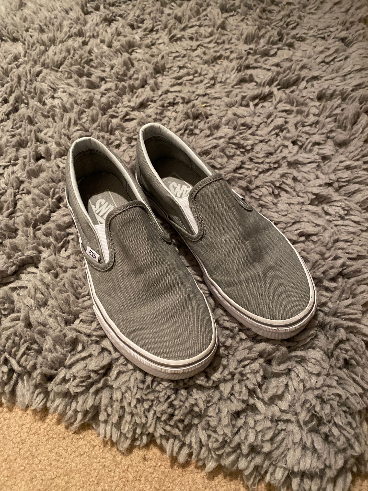 Women’s 7.5 grey vans