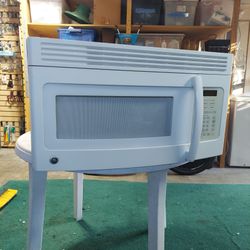 GE Microwave 1500 Watts