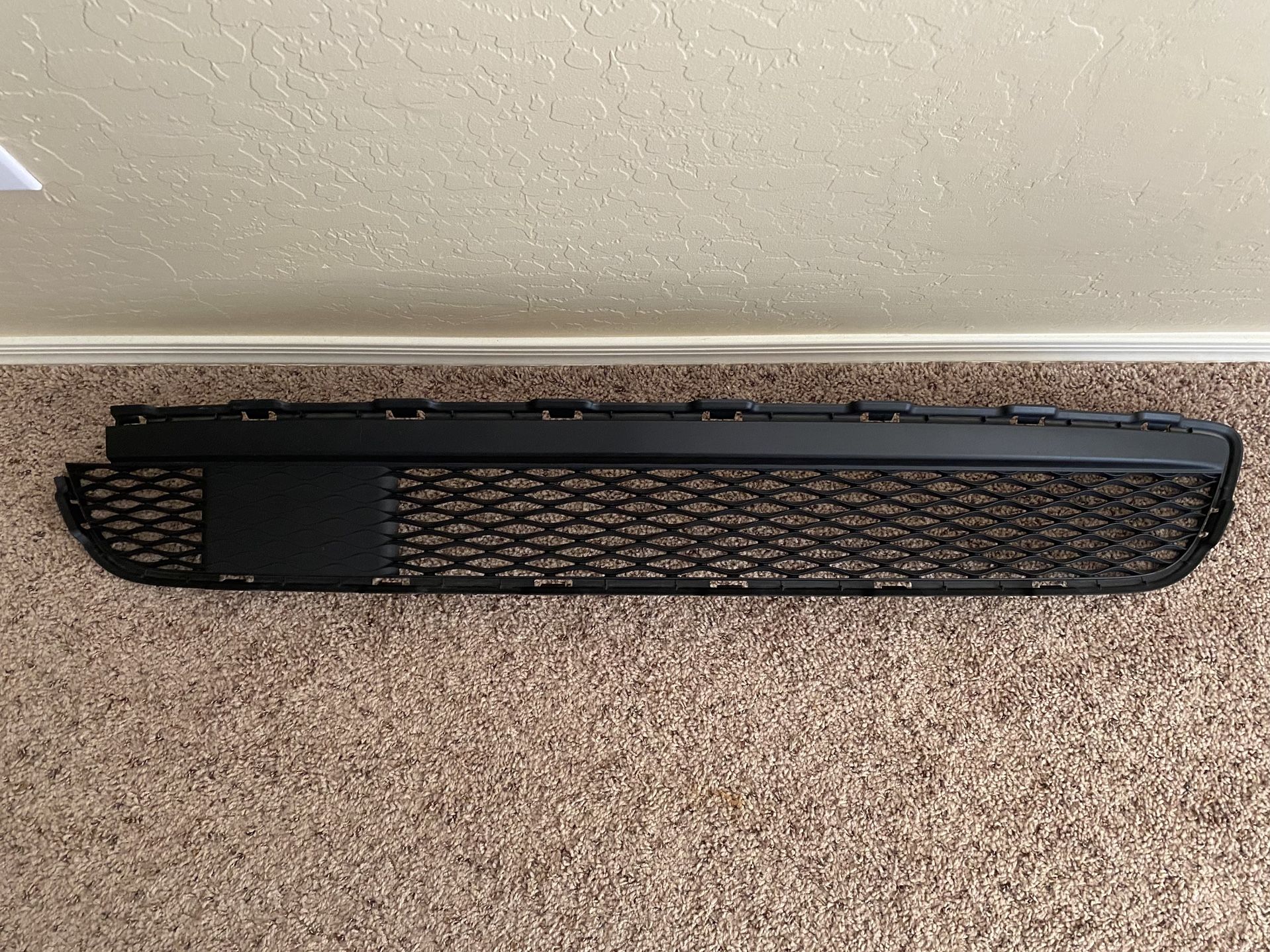 Factory OEM 2016-2020 Infinity QX60 Front Bumper Lower Grill