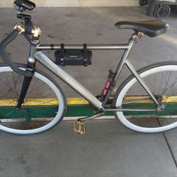 Aventon Fixie. Fixed/Single Gear