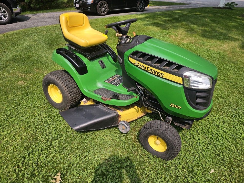 John Deere Automatic D110 42" Cut 19.5hp Riding Lawn Mower