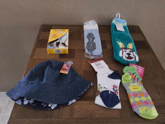 New Womans Faded Glory Hat & 4 Special Edition Socks