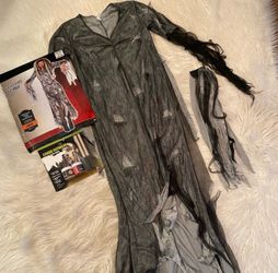 Women’s graveyard zombie costume