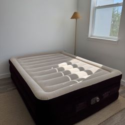 Air Mattress Queen 20”