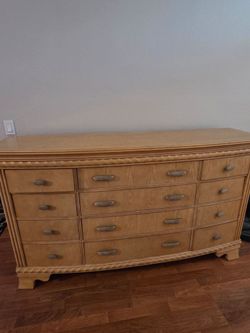 Dresser or chest of drawers