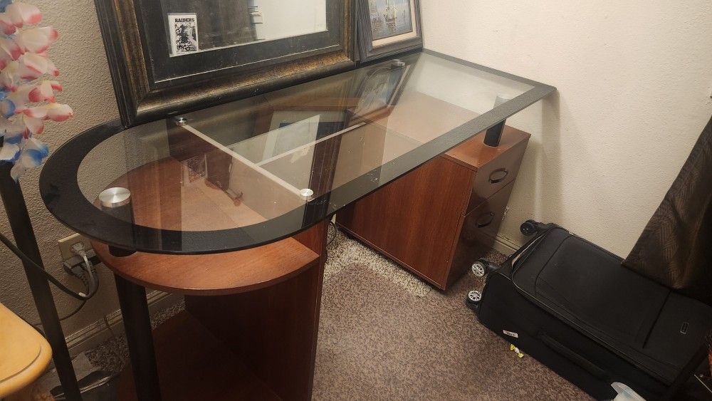 Desk (Beautiful Glass)