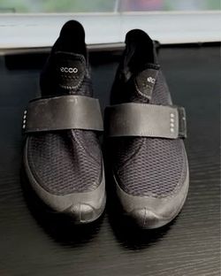 Eco Women’s Tennis Shoes  SIZE 7.5 Pick Up in Van Nuys CA