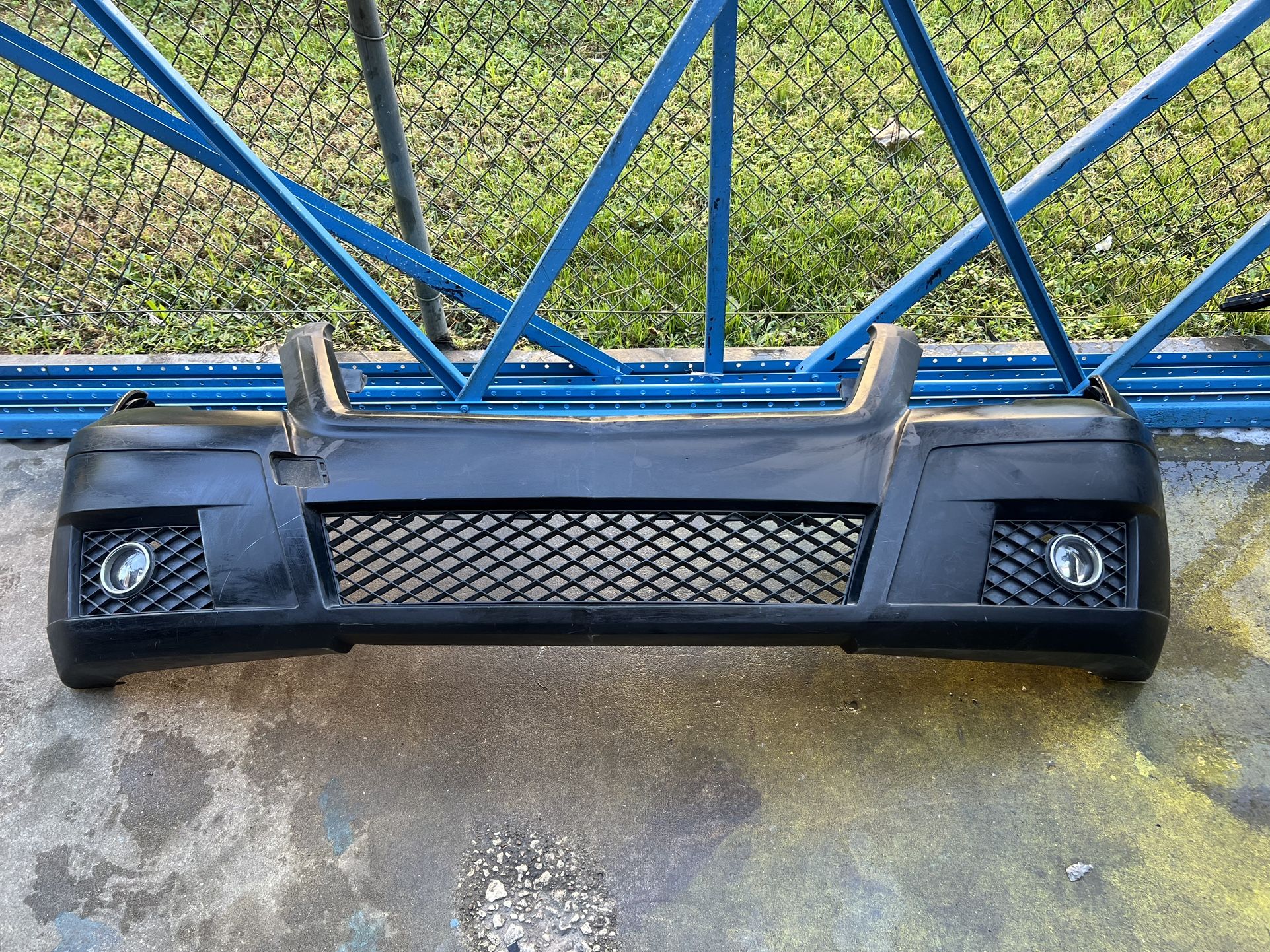 2010-2012 Mercedes-Benz GLK300 GLK350 Front Bumper Used Oem