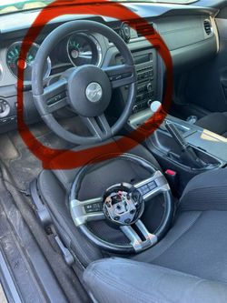 05-14 Mustang Steering Wheel