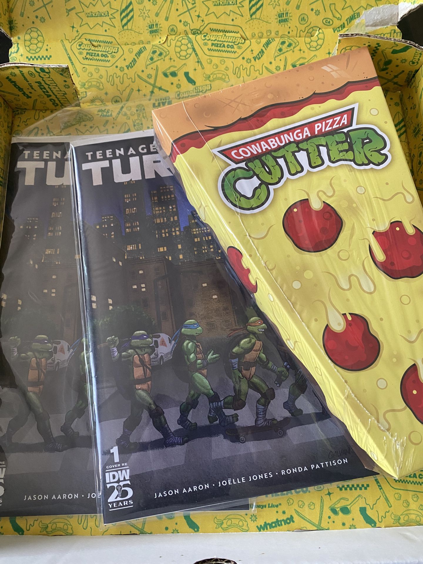 Ninja Turtles TMNT Comic & Pizza Cutter