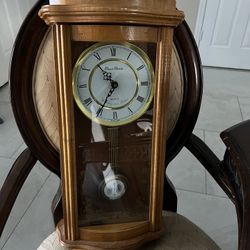  "Daniel Dakota" Quartz Hanging Wall Clock