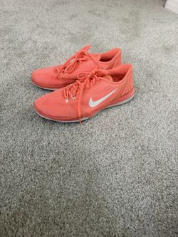 Women’s Nike Shoes Size 7.5