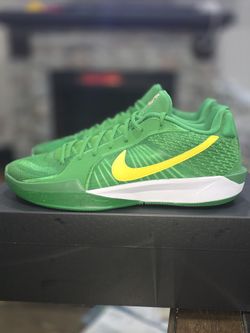 Nike Sabrina 2 Oregon New