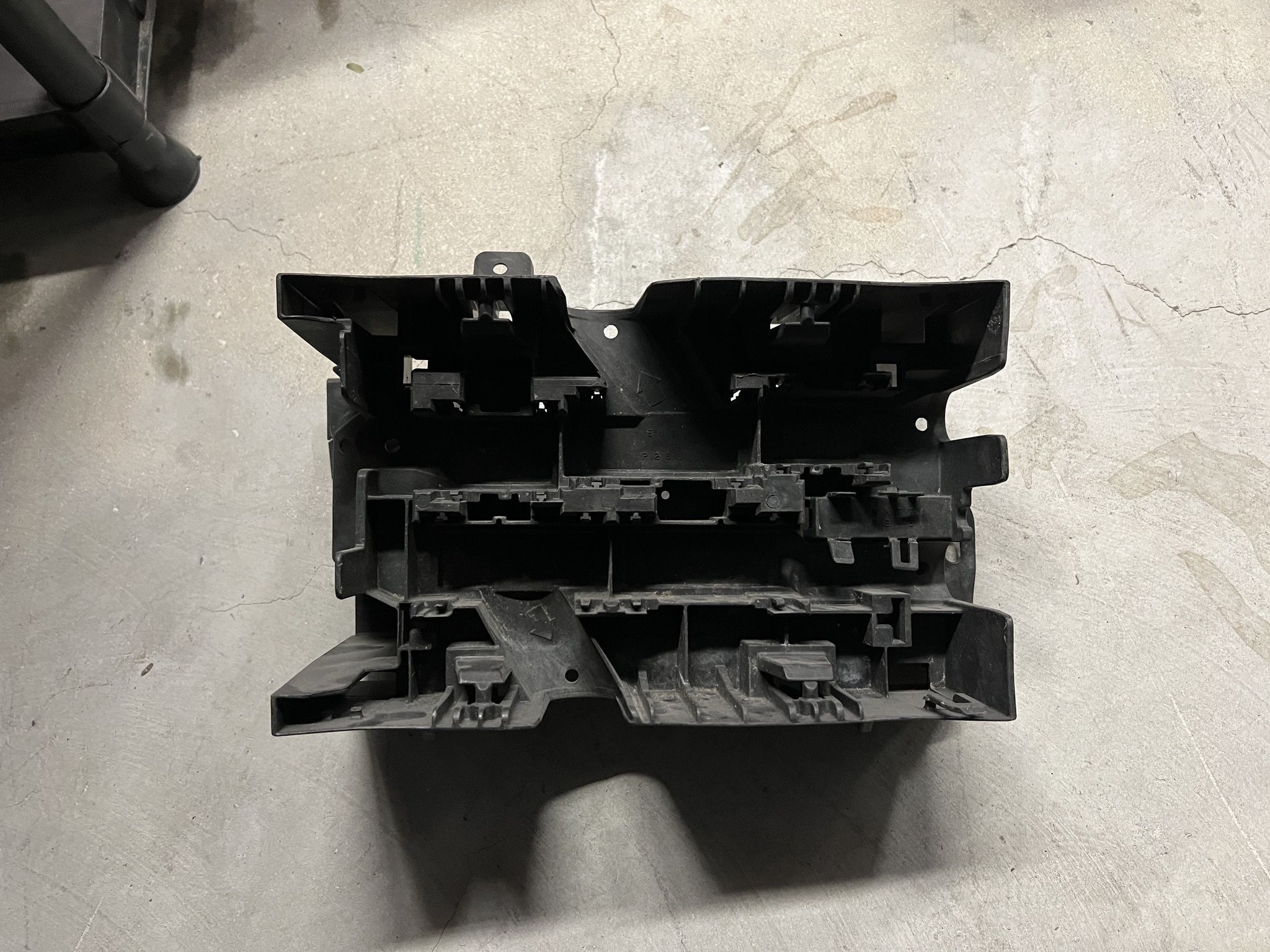 2007-2013 Chevy Silverado, Tahoe, Suburban / GMC Sierra, Yukon Fuse Box Bracket
