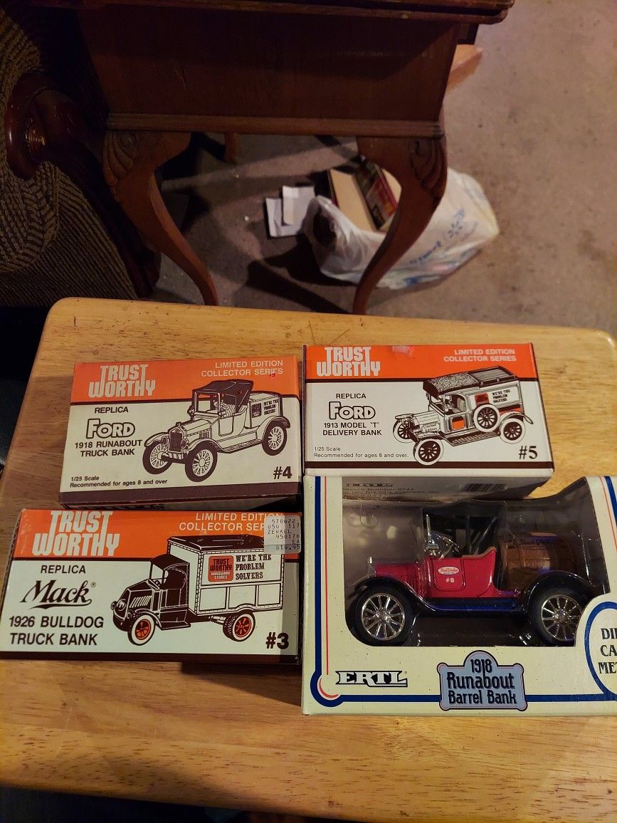 Ertl Die Cast Metal Banks