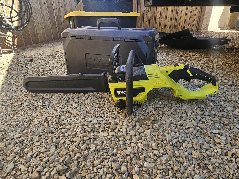 18-in Ryobi Chainsaw 40 Volt