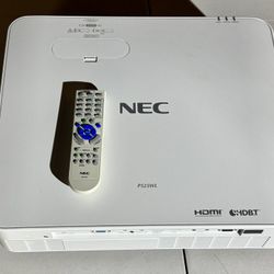 NEC P525WL Professional Projector 