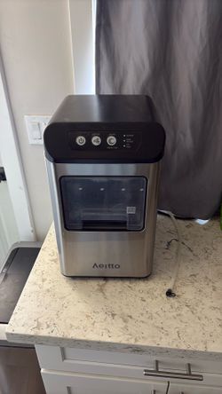 Ice maker