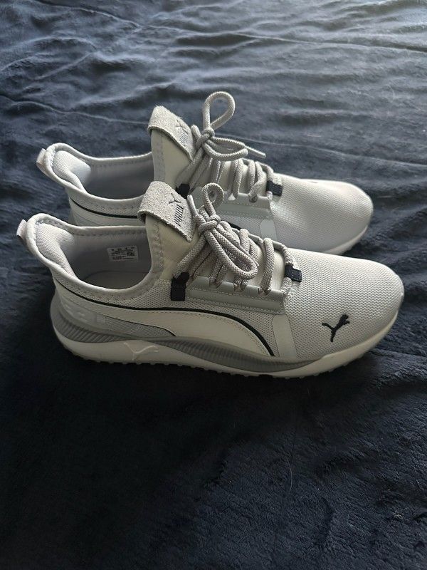 Men's Puma Size 9